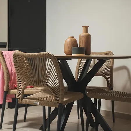Limani Elegant Apartment *